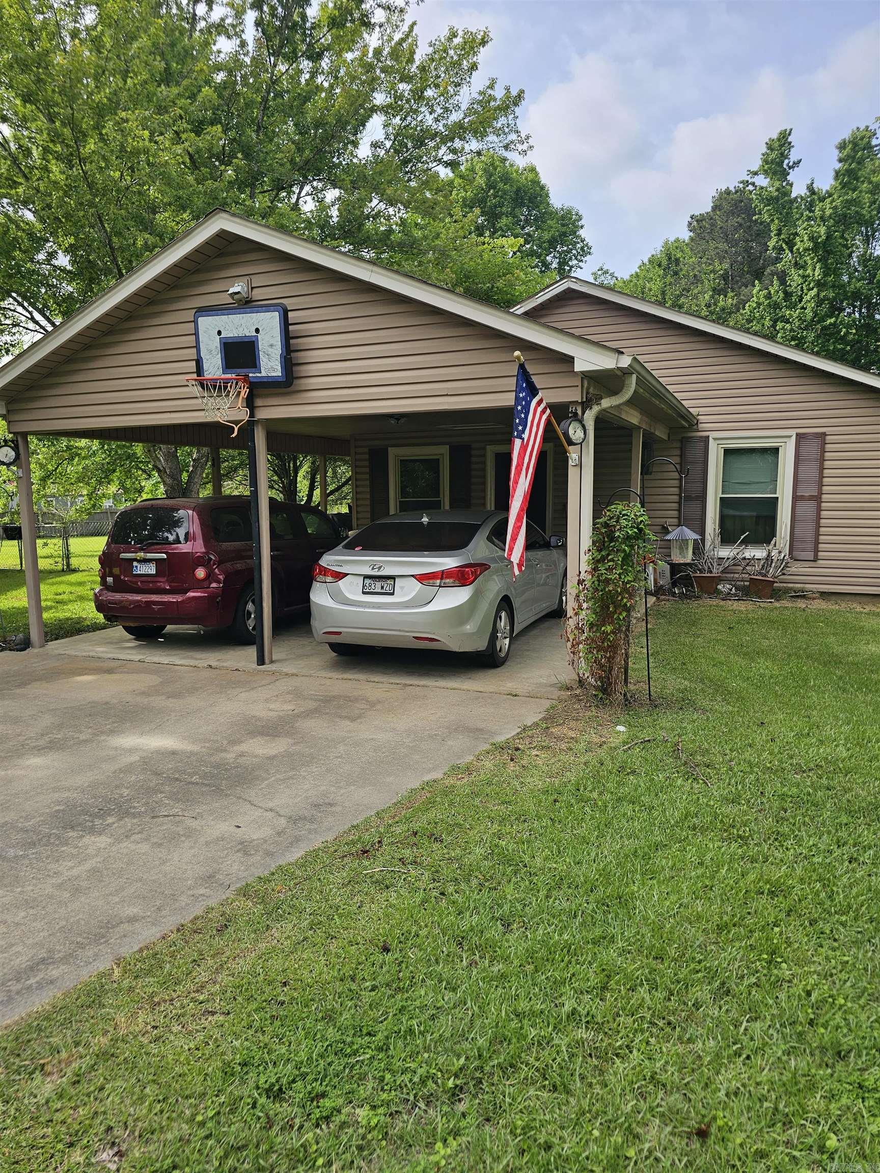 Great investment opportunity! This prime location offers just over an acre, and a 12x24 shop. The home does have foundation issues and being sold AS IS. AGENTS PLEASE SEE REMARKS!!