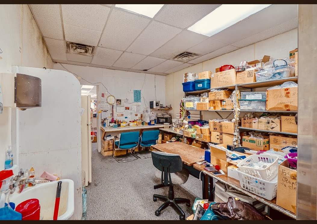 13-2-31 - Commercial Sale