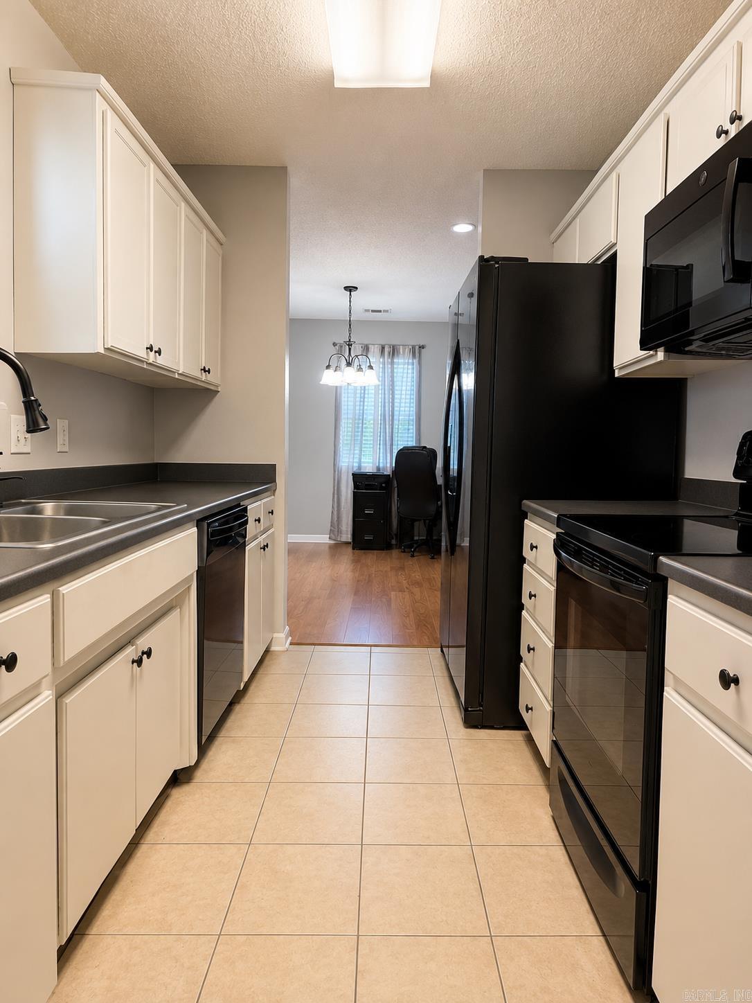 FROST HILL - Residential
