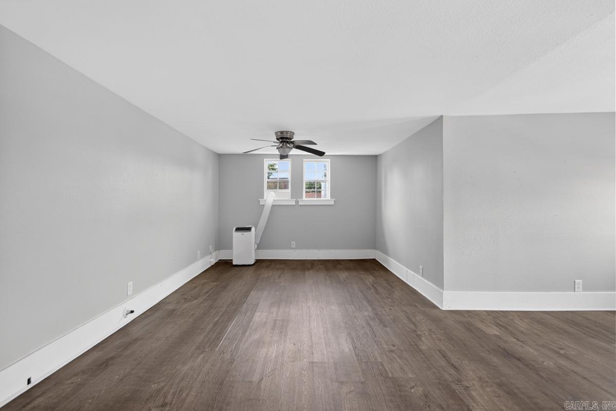 Weldon E Wrights - Residential