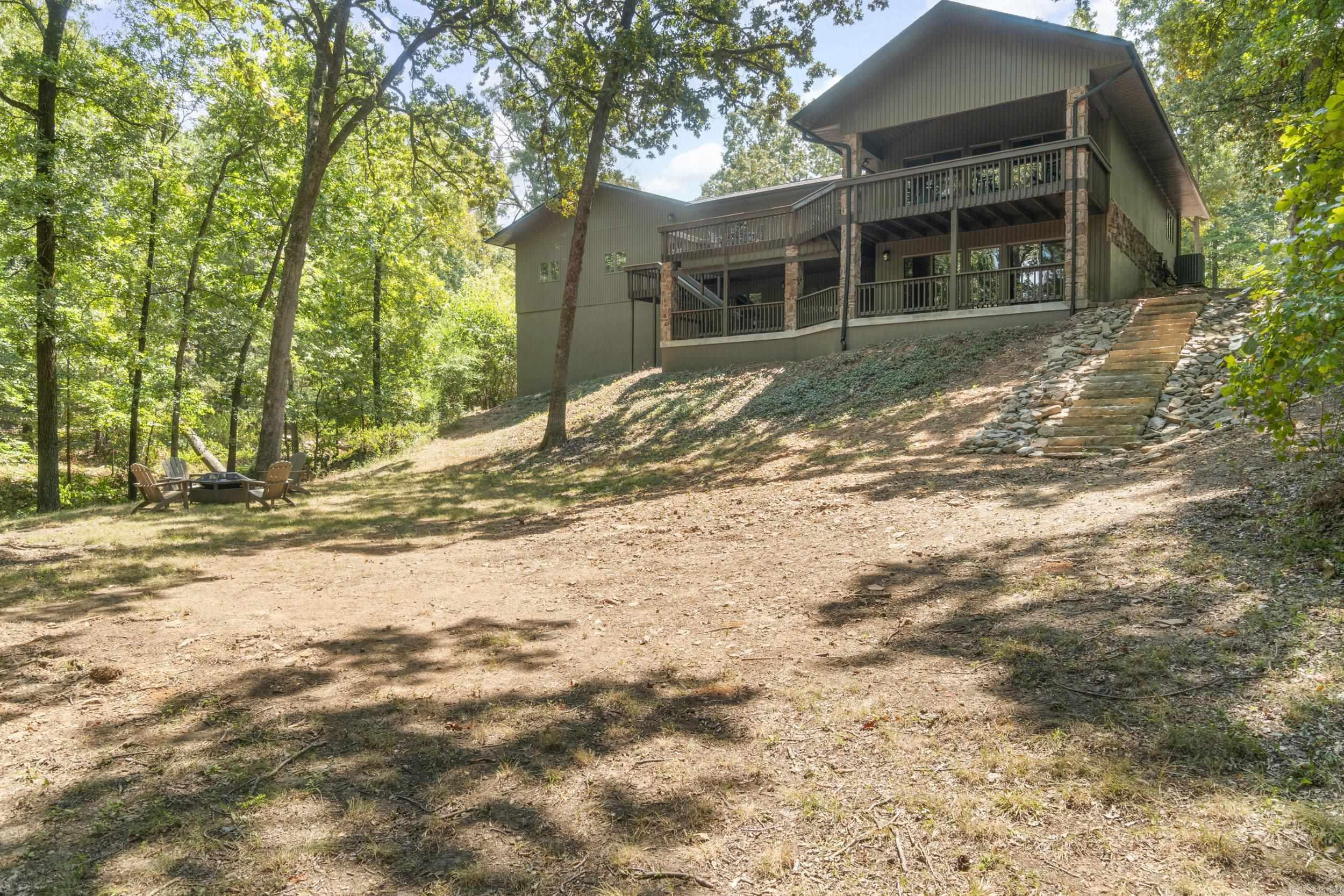 BAYWOOD - LAKE - Residential