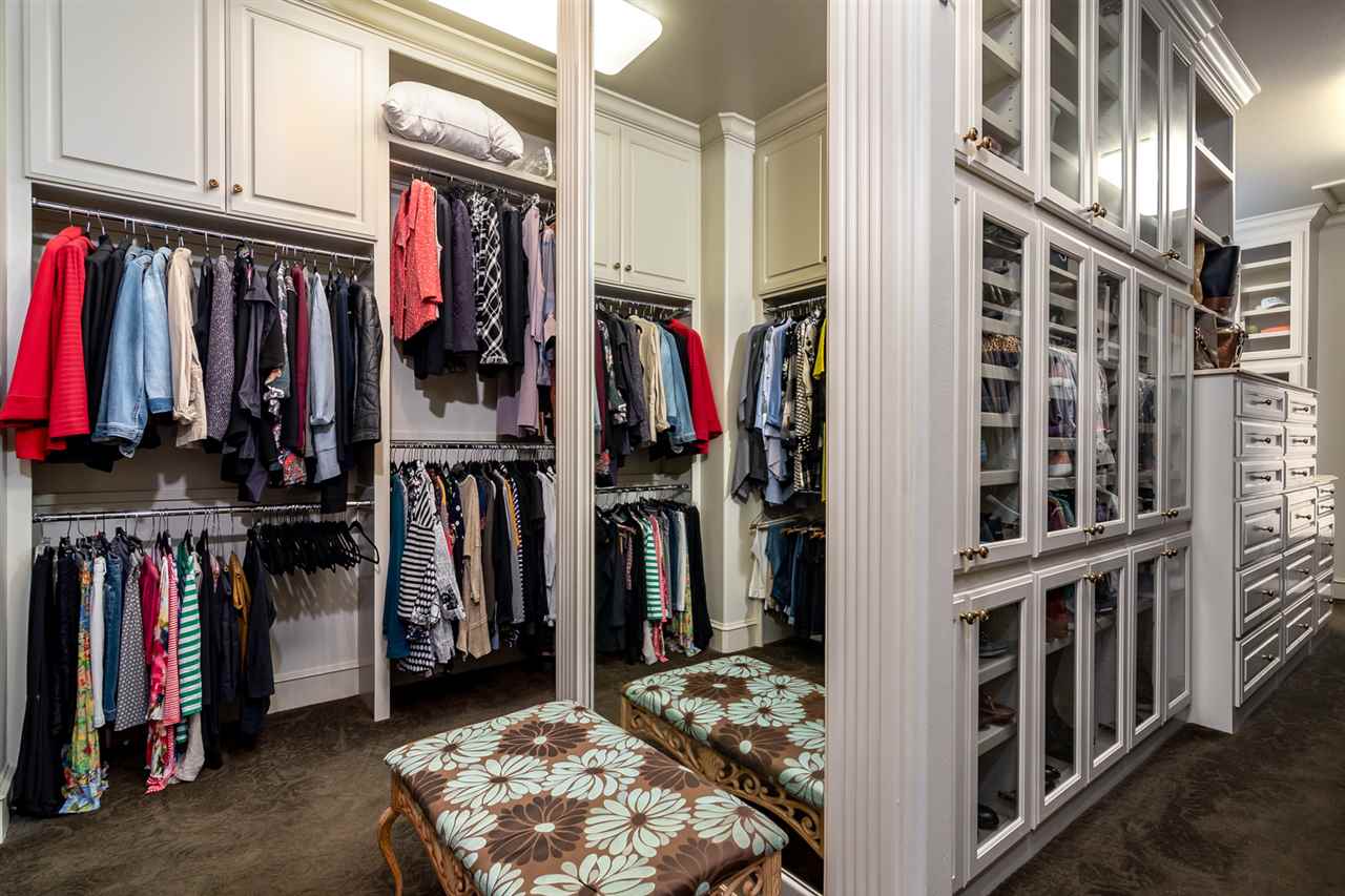 CHENAL VALLEY DEAUVILLE PLACE - Residential