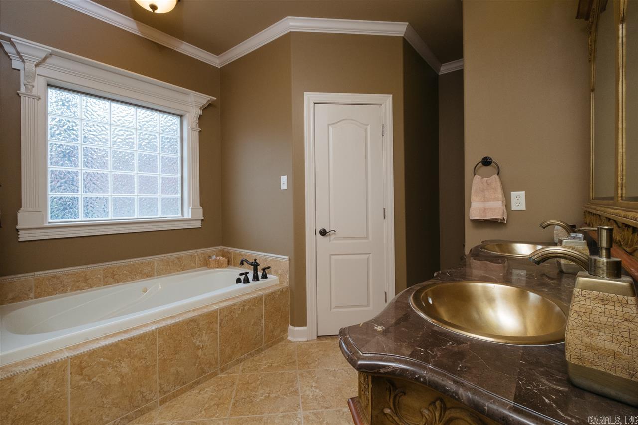 MAUMELLE VALLEY ESTATES - Residential