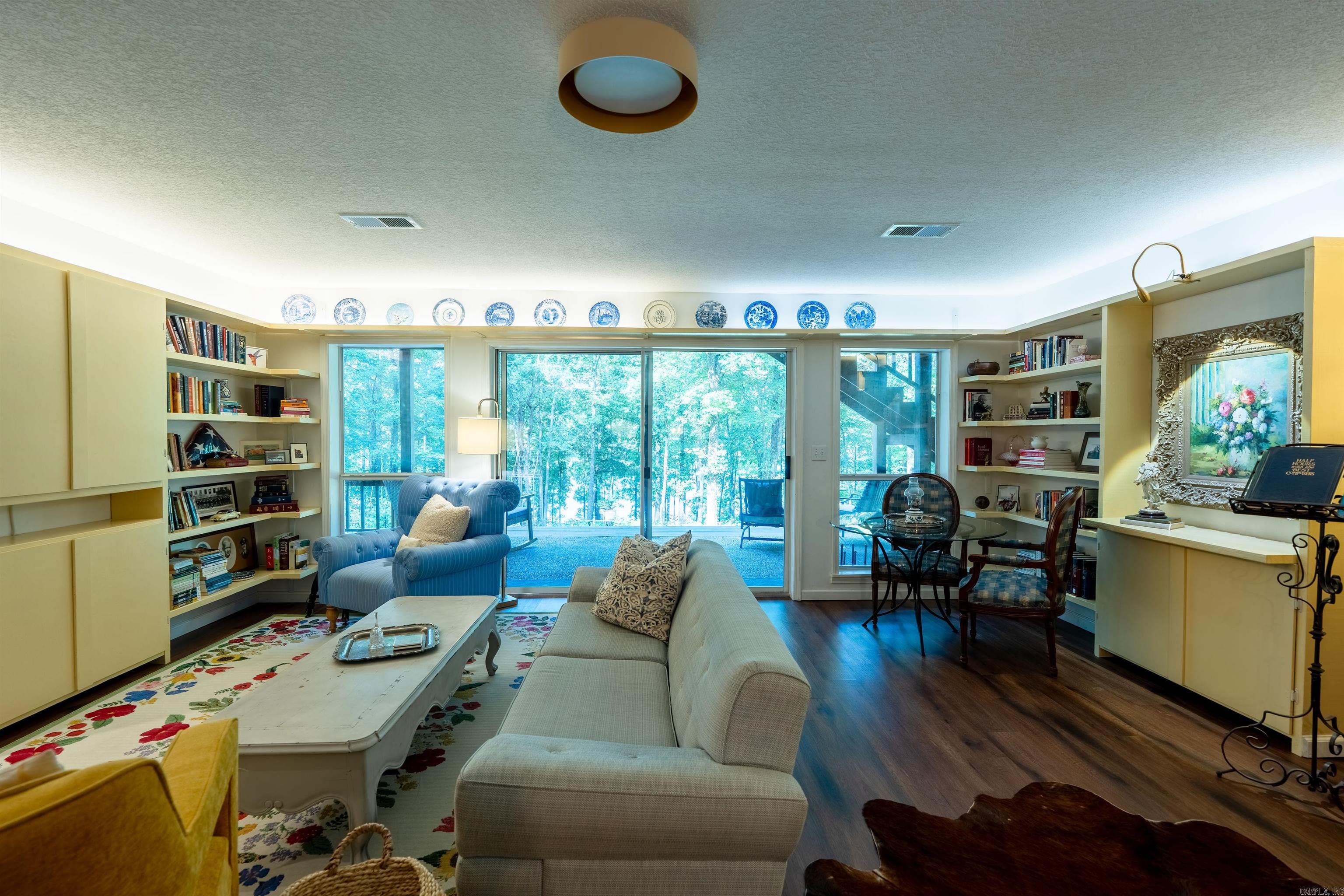 MYSTIC ISLE - LAKE - Residential