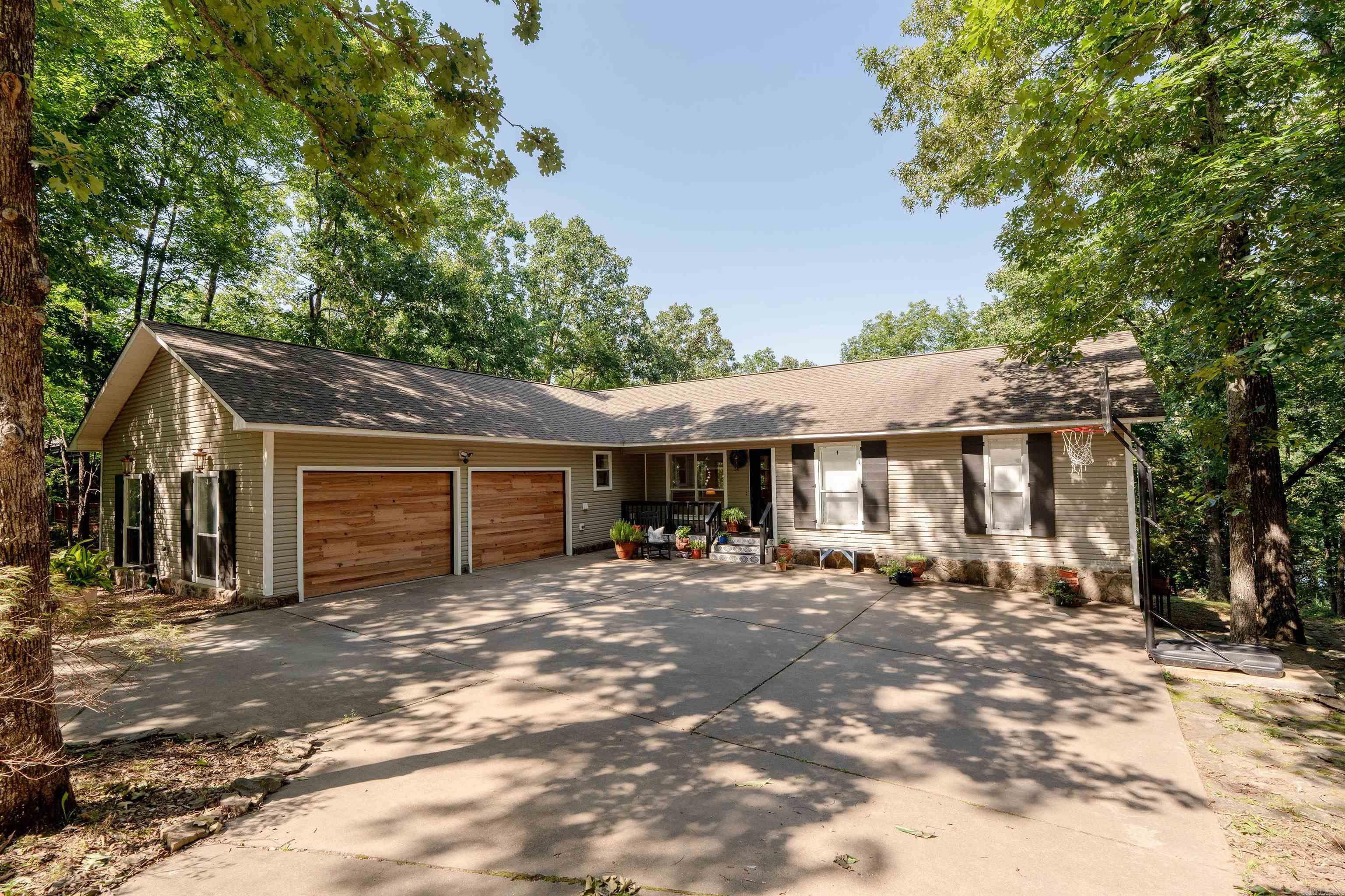 MYSTIC ISLE - LAKE - Residential