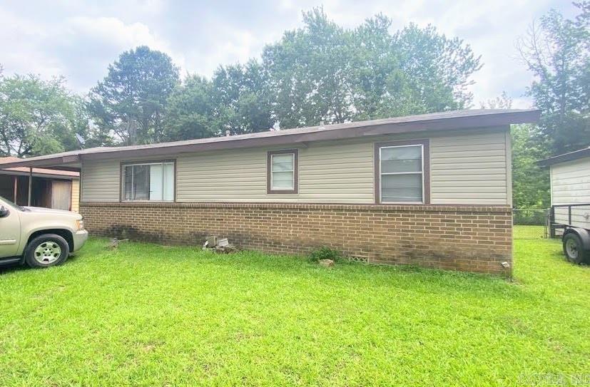 Calling all investors. This 3 bed 1 bath property has a long term tenant in place. The tenant is on a month to month lease at  $735 per month.