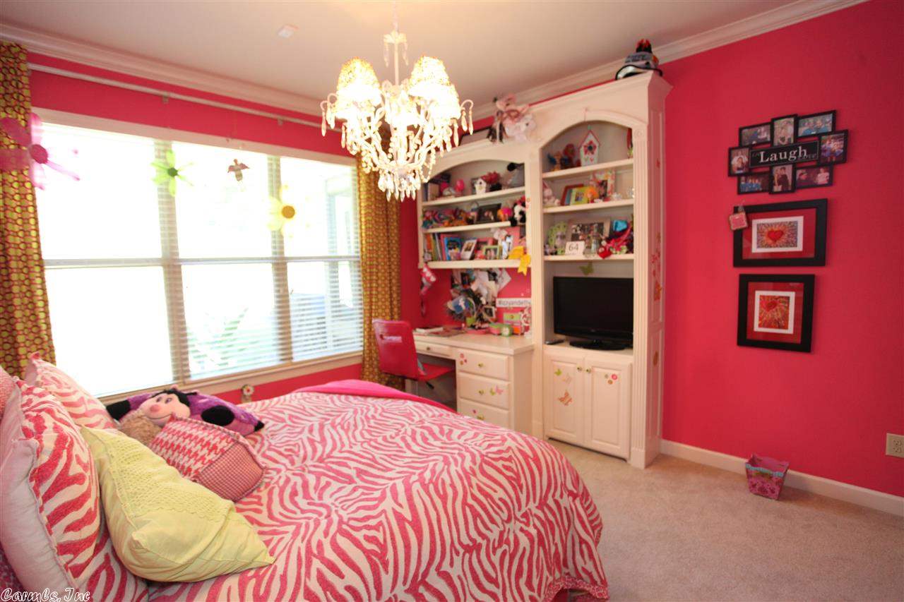 WOODLANDS EDGE - Residential