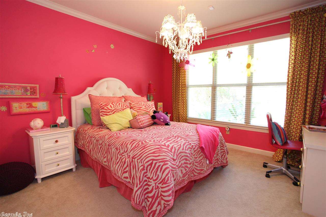 WOODLANDS EDGE - Residential