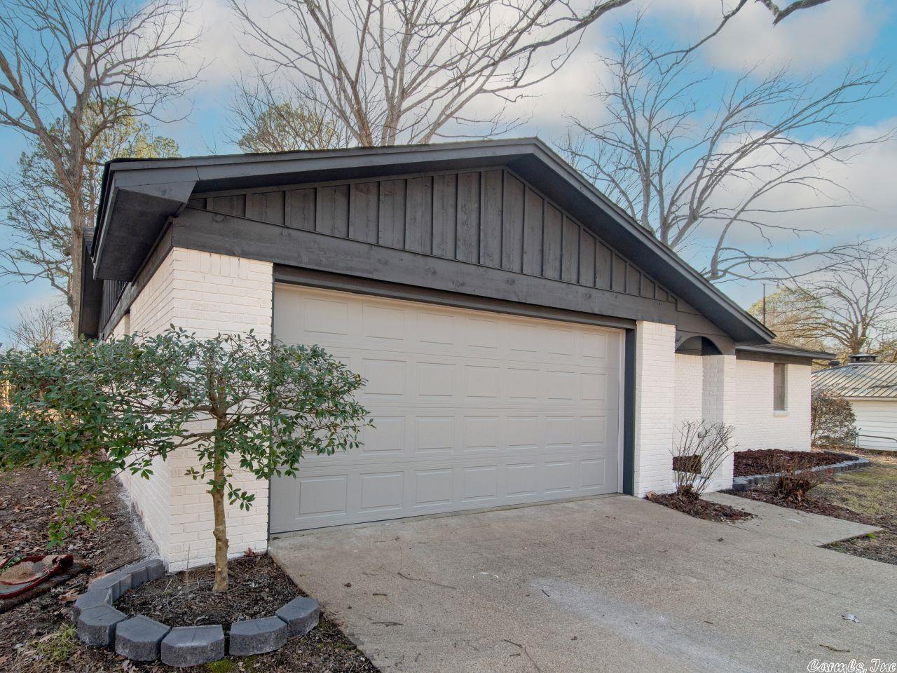 BLOOMFIELD HILLS - Residential