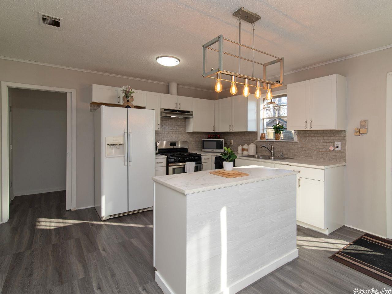 BLOOMFIELD HILLS - Residential