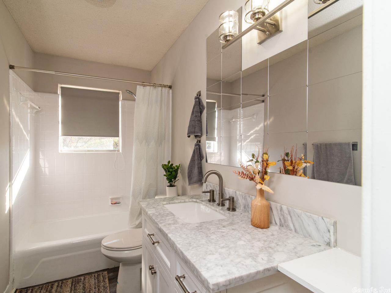 BLOOMFIELD HILLS - Residential