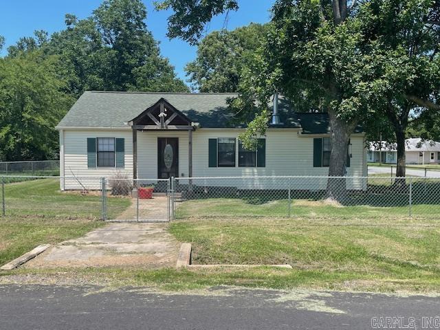Very nice and clean 2 bedroom, 1 bath on a corner lot. Nice chain link fence on the entire property. Den or family room plus an office. HVAC. New storage building in the back yard.