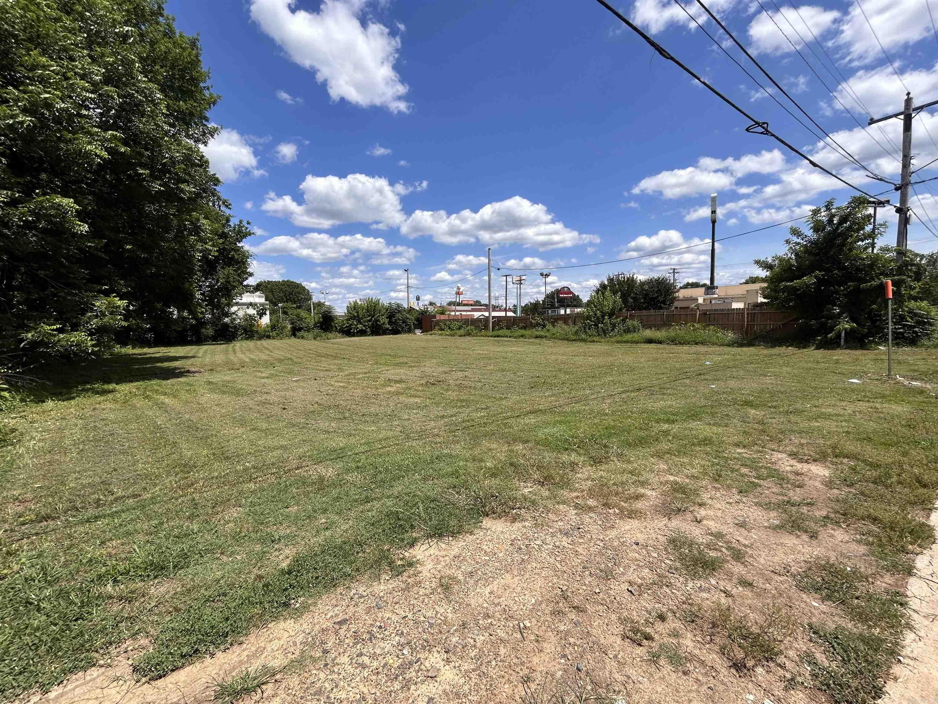 Excellent opporutunity to own a vacant lot in a growing area of Conway.  This level lot offers potential for residential or investment development.  Located near schools, shopping, restaurants, and downtown Conway w/ easy acess to major roads. Seller has duplex plans available that may convey with an acceptable offer.