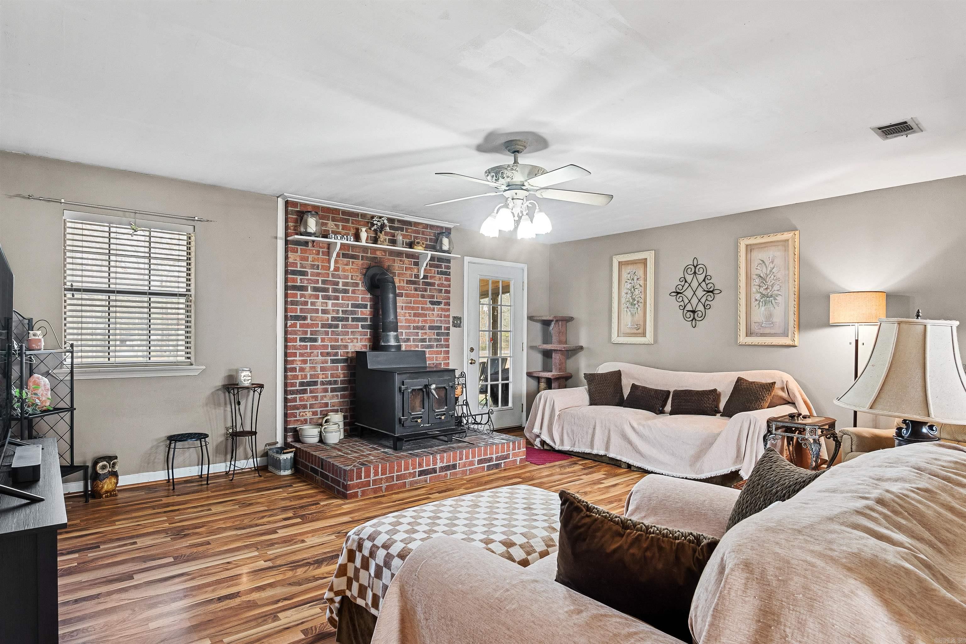 CINNAMON ACRES - Residential