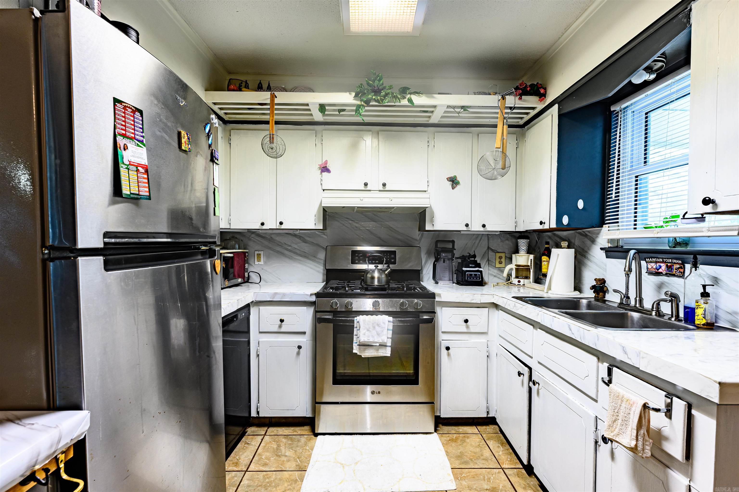 DELTA LAWN - Residential