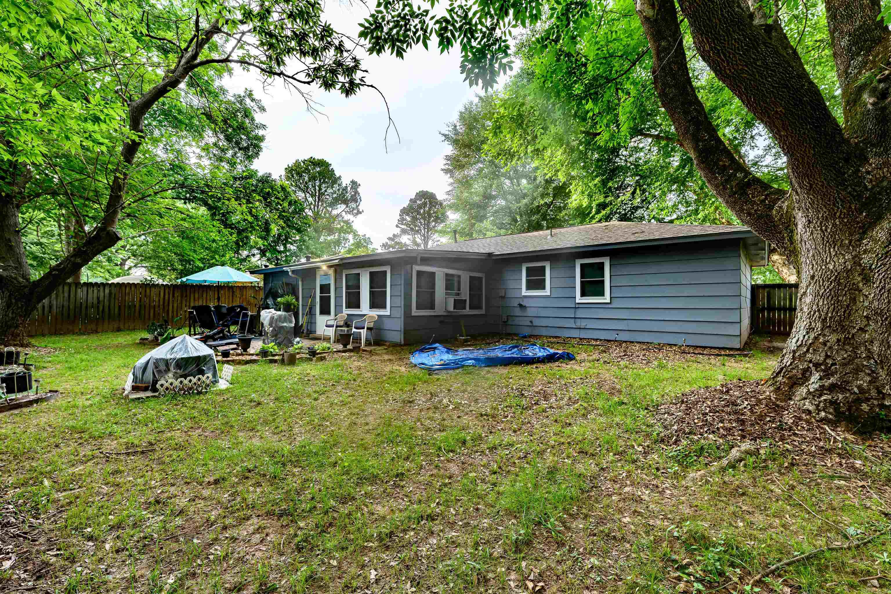 DELTA LAWN - Residential