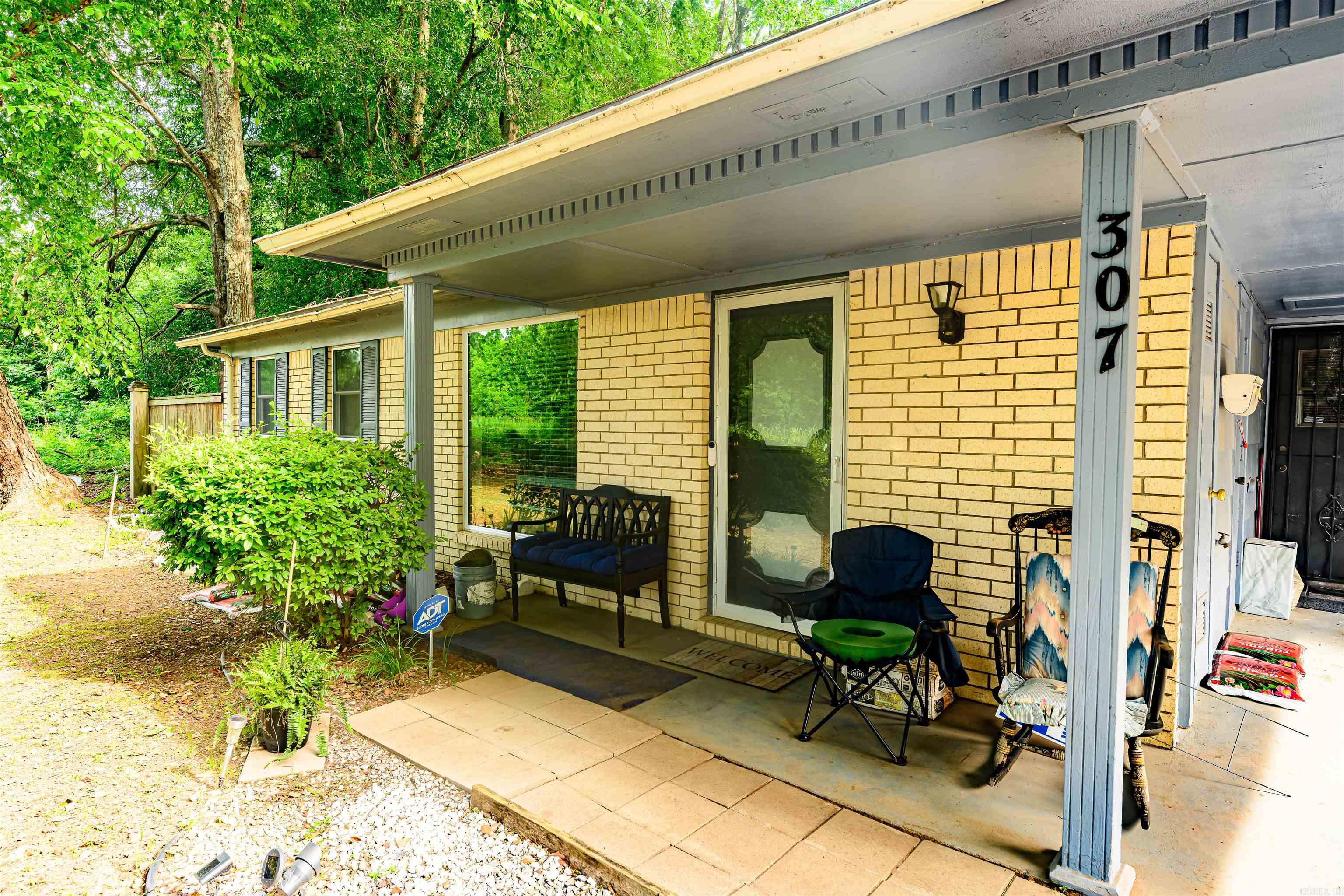 DELTA LAWN - Residential