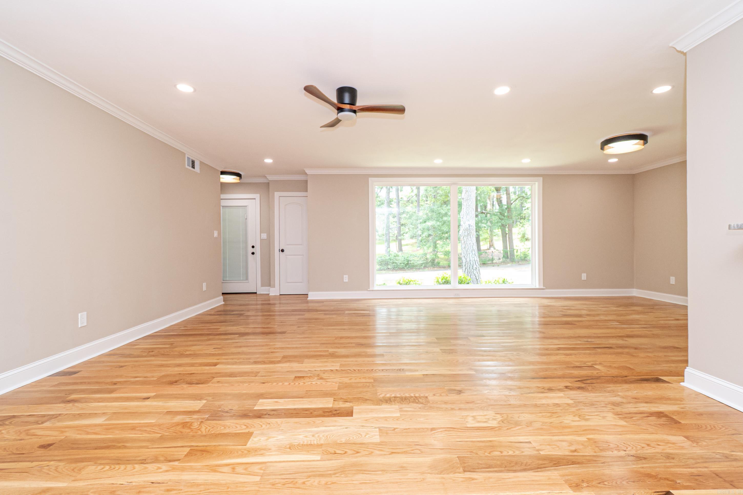 COUNTRY CLUB COLONY - Residential