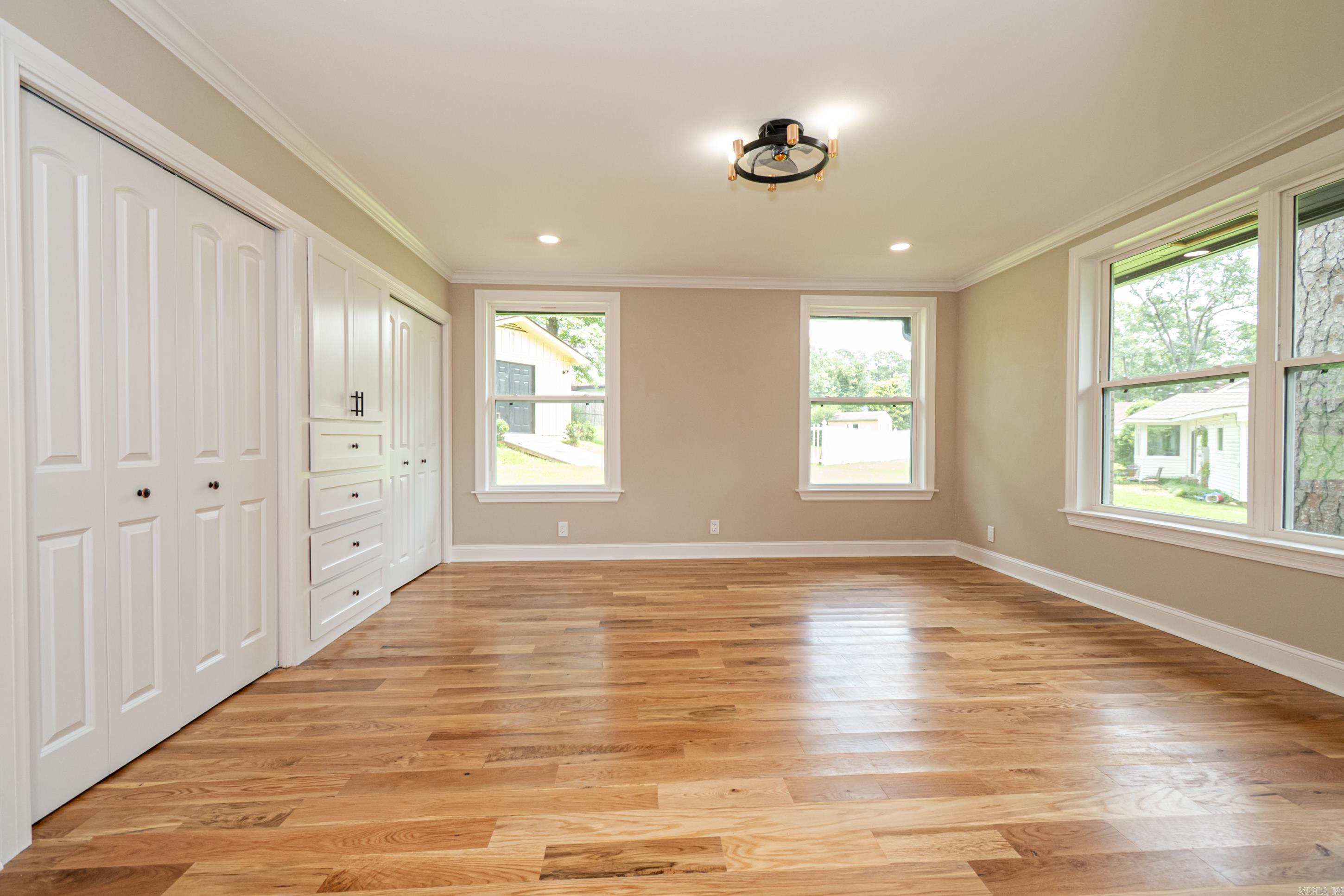 COUNTRY CLUB COLONY - Residential