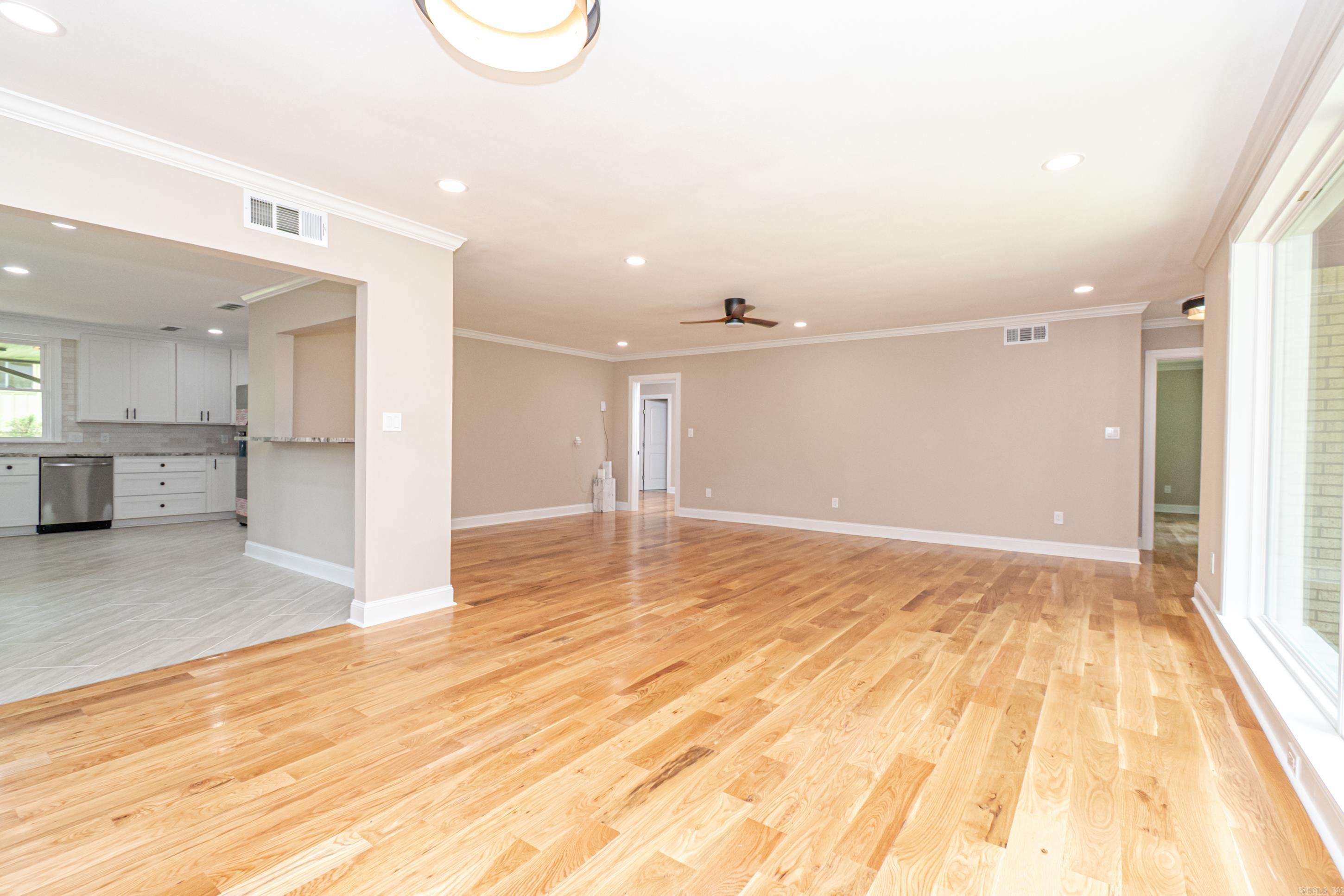 COUNTRY CLUB COLONY - Residential