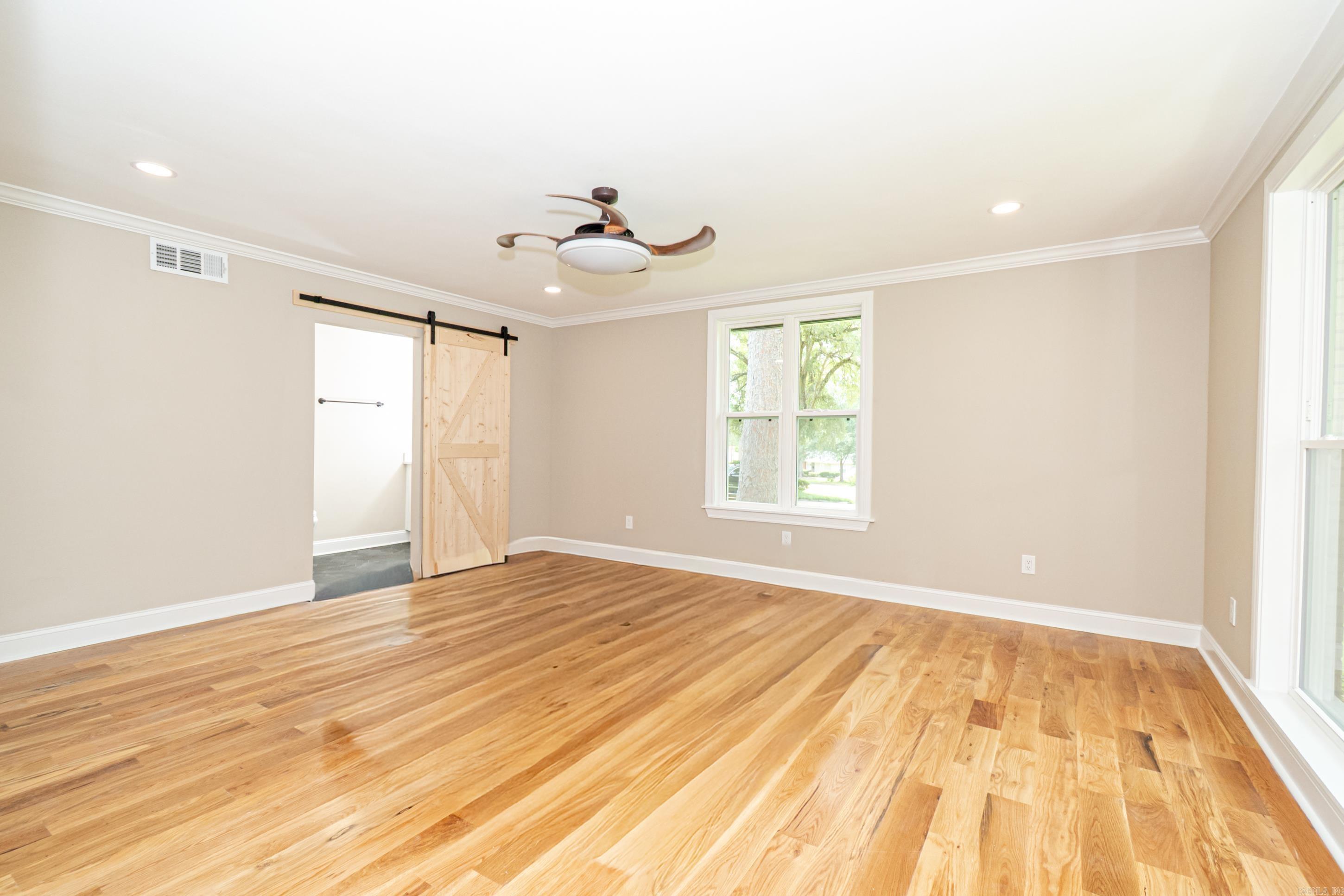COUNTRY CLUB COLONY - Residential
