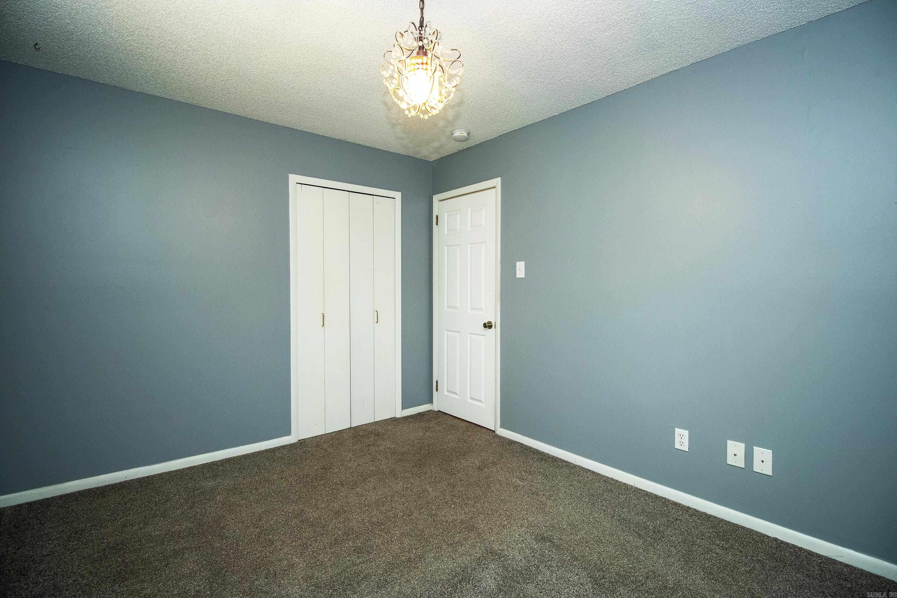 COUNTRY CLUB PARK - Residential