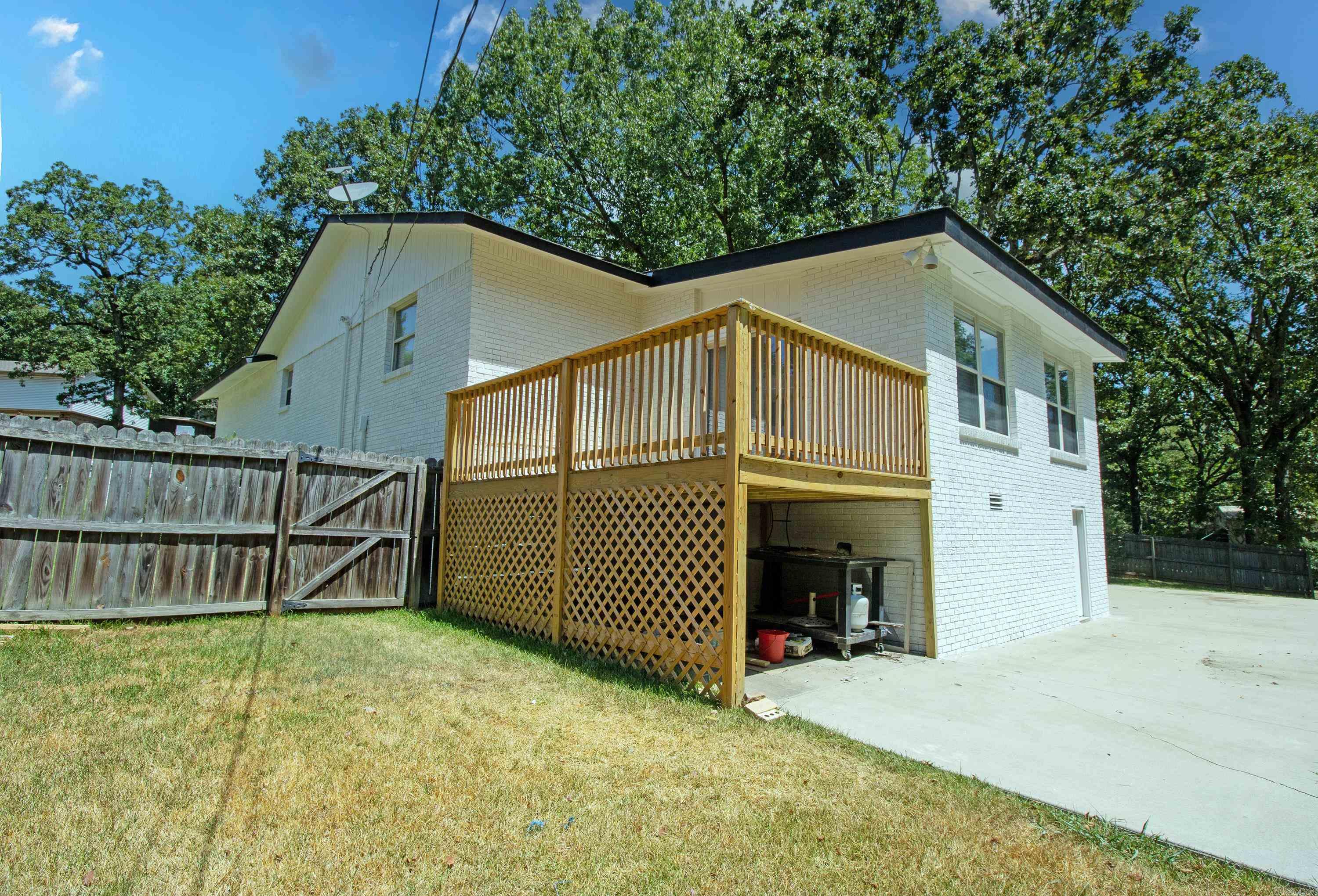COUNTRY CLUB PARK - Residential