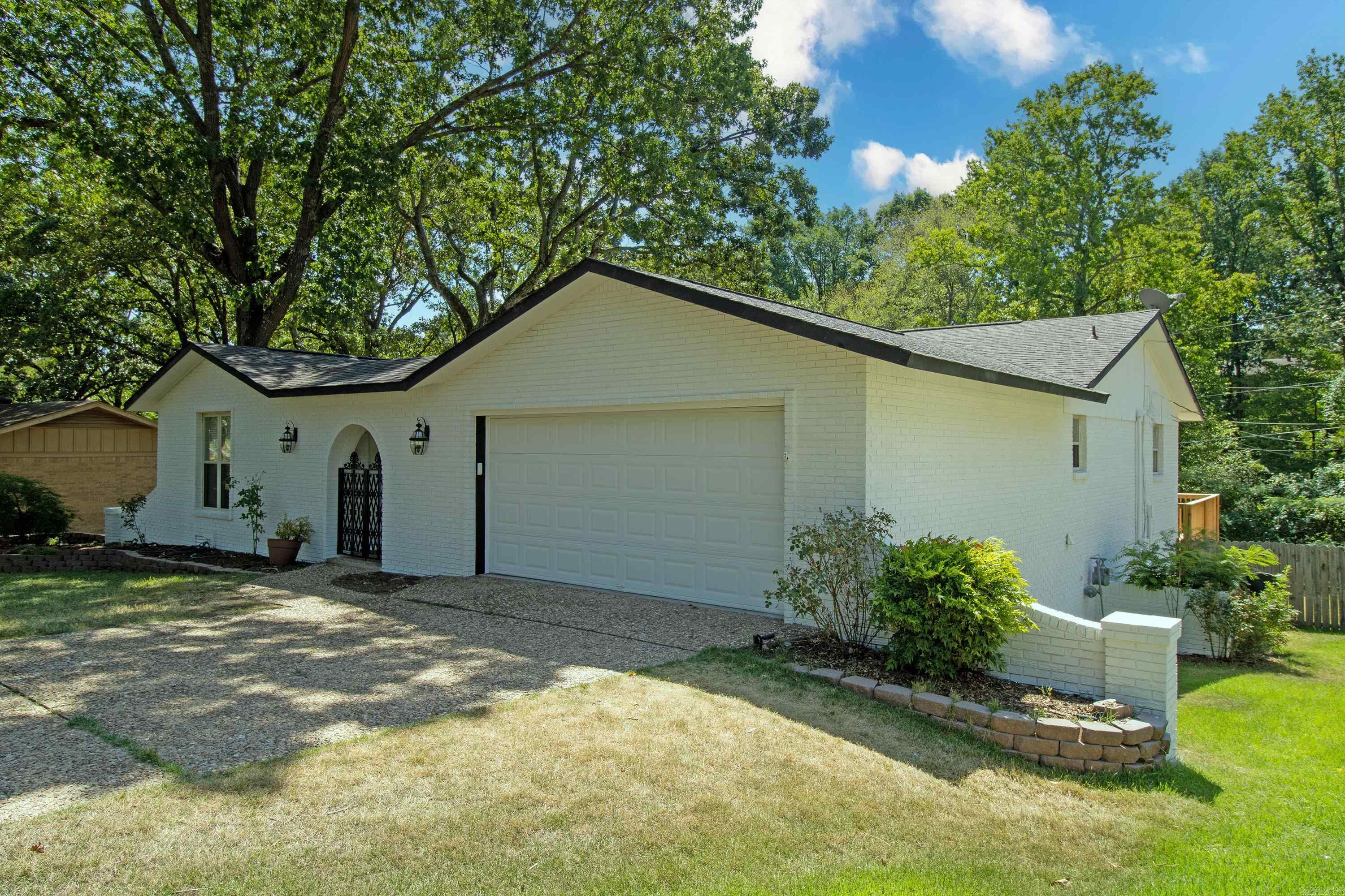 COUNTRY CLUB PARK - Residential