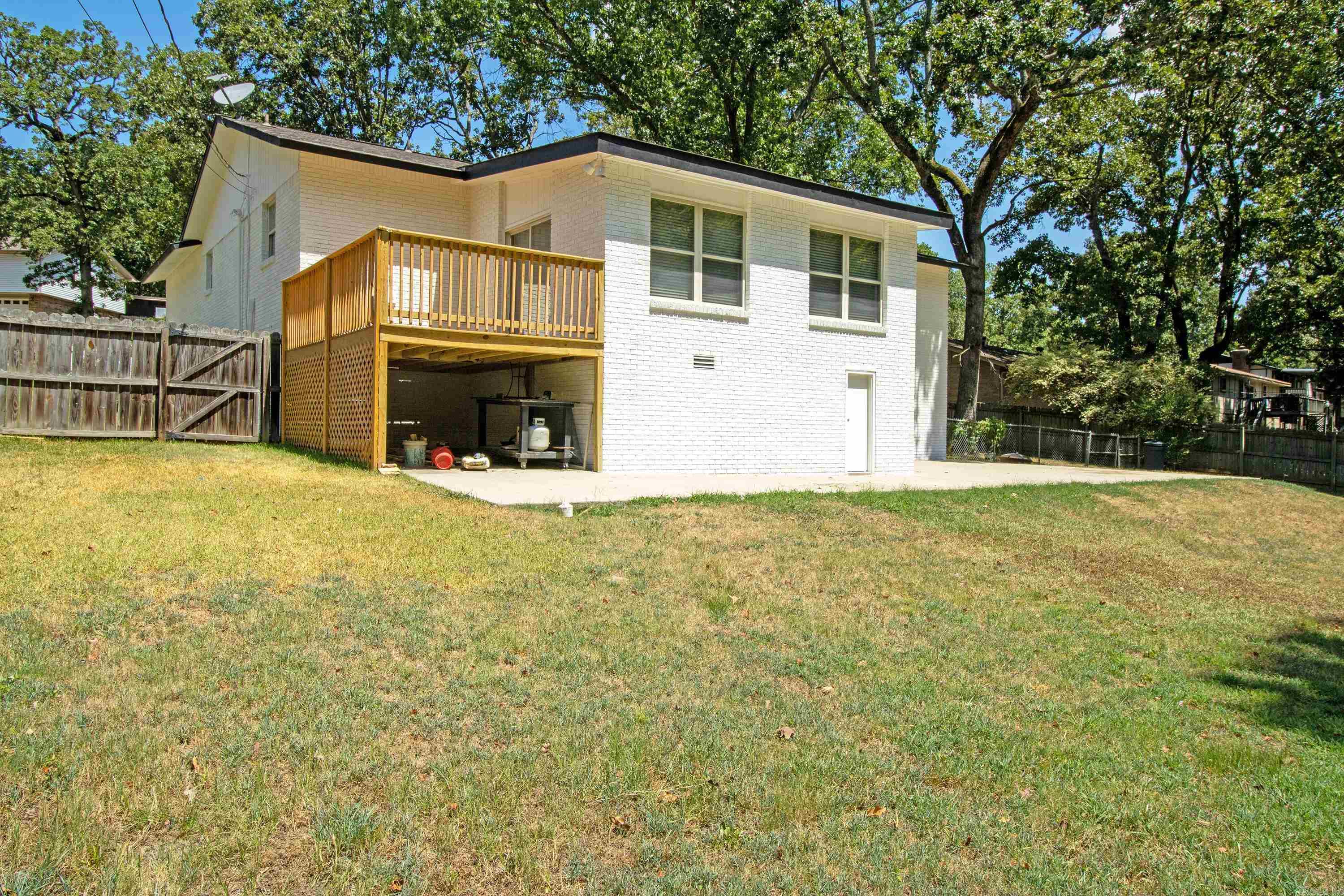 COUNTRY CLUB PARK - Residential