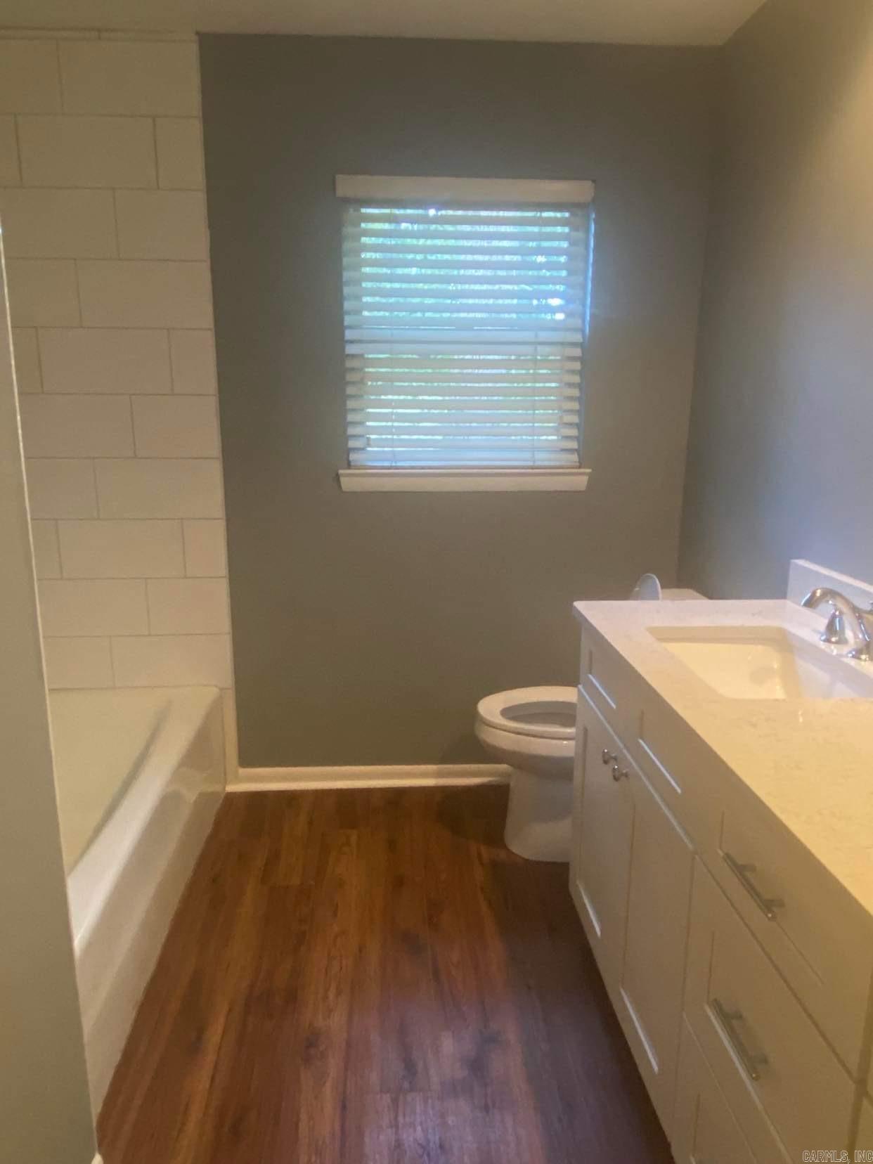 COUNTRY CLUB PARK - Residential