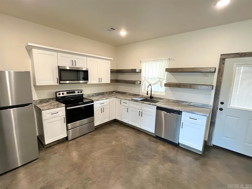 Mena Original - Residential Lease