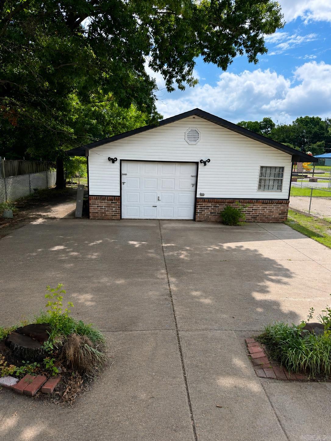 EAST CENTRAL - Residential