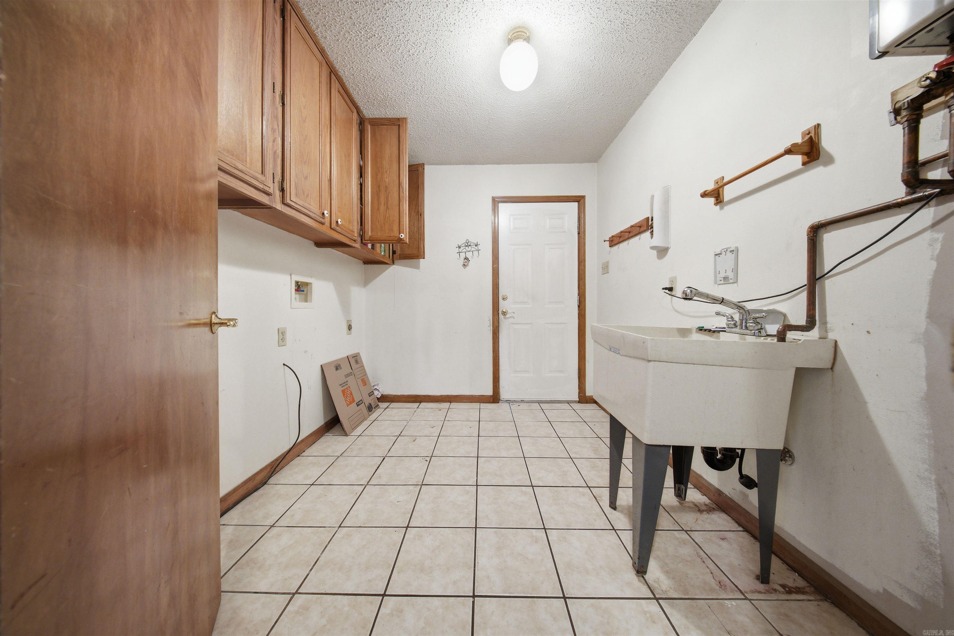 STONEWALL - Residential