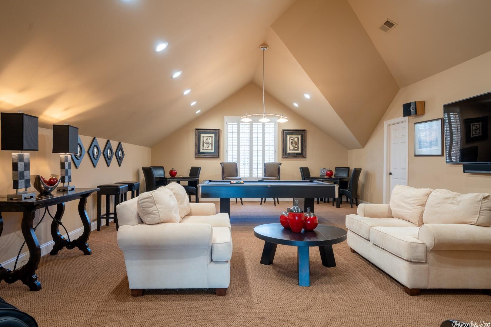 EAGLE RIDGE - Residential