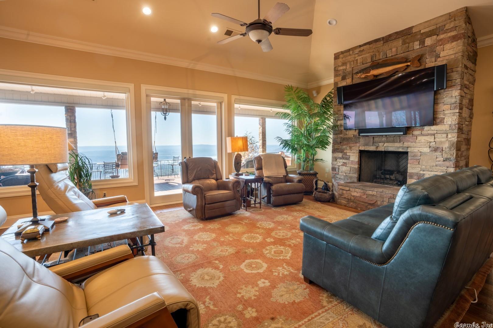 EAGLE RIDGE - Residential
