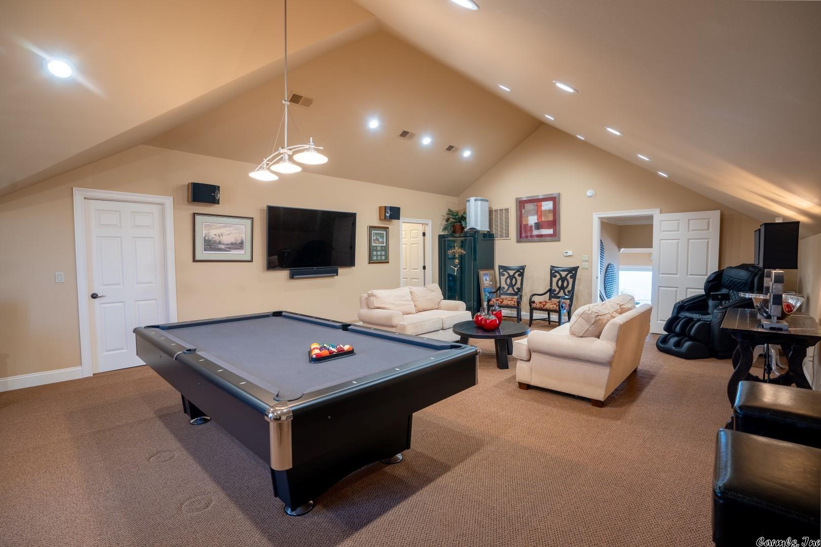 EAGLE RIDGE - Residential