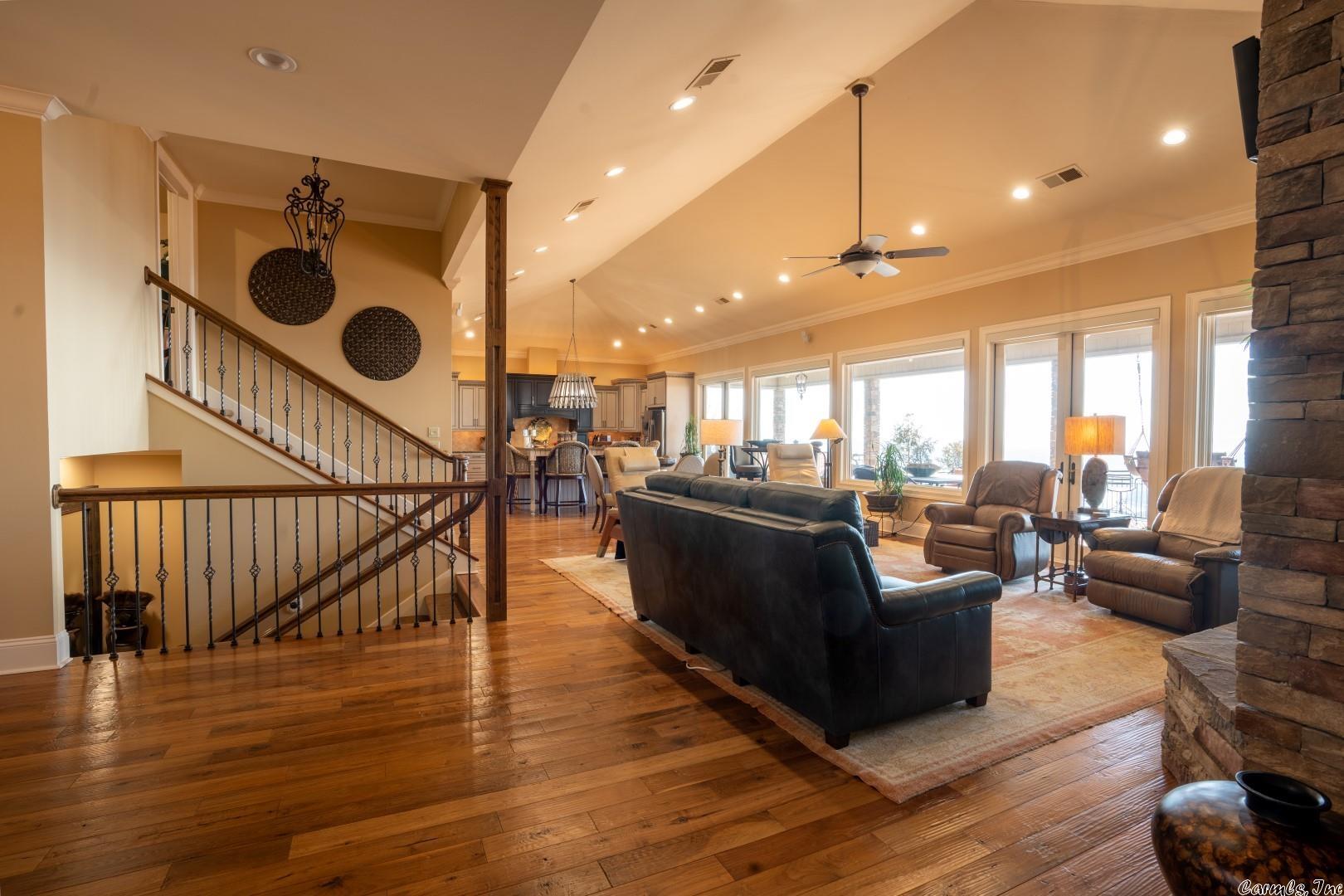 EAGLE RIDGE - Residential