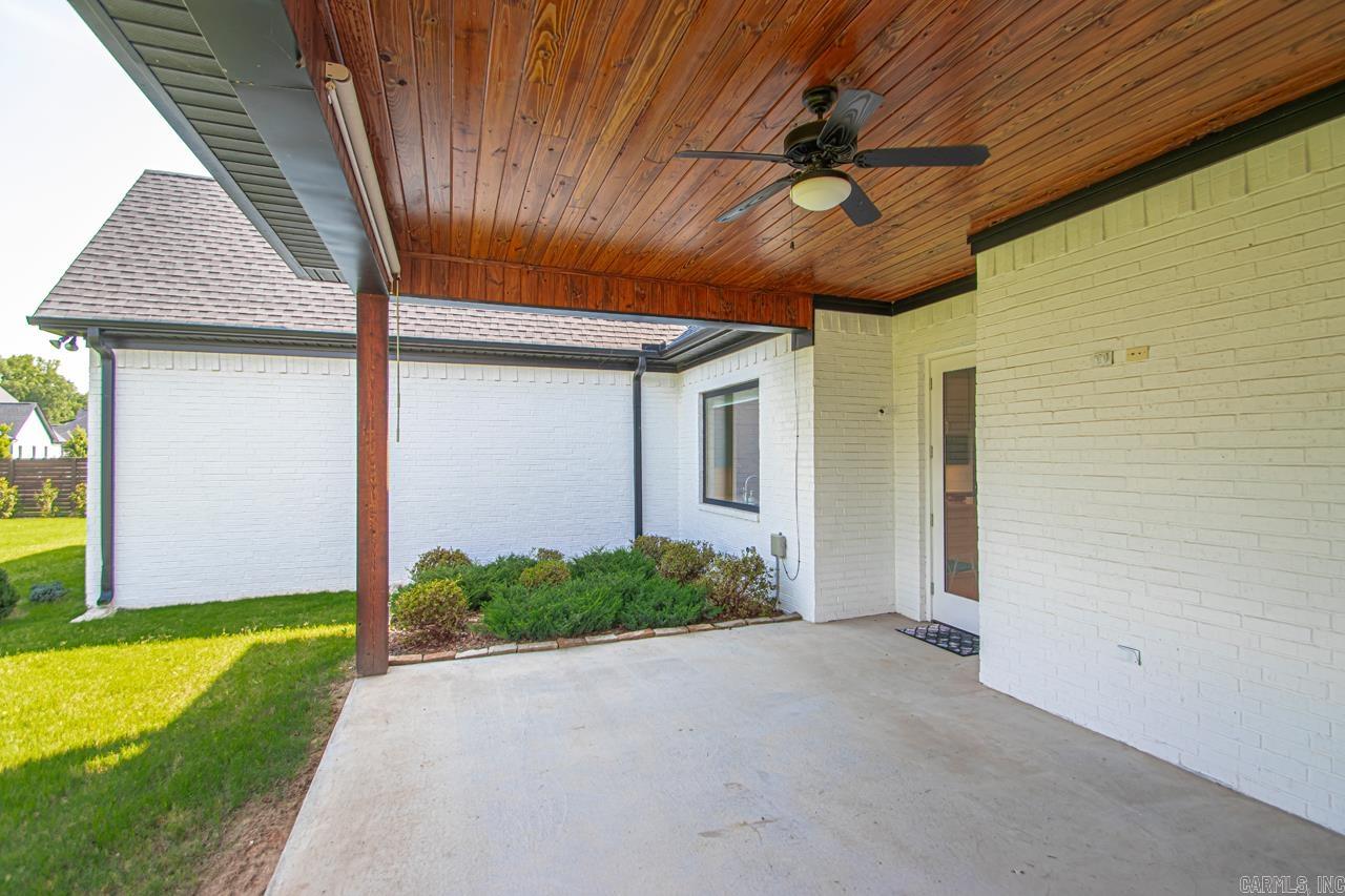 THE POINTE HURRICANE ESTATES - Residential