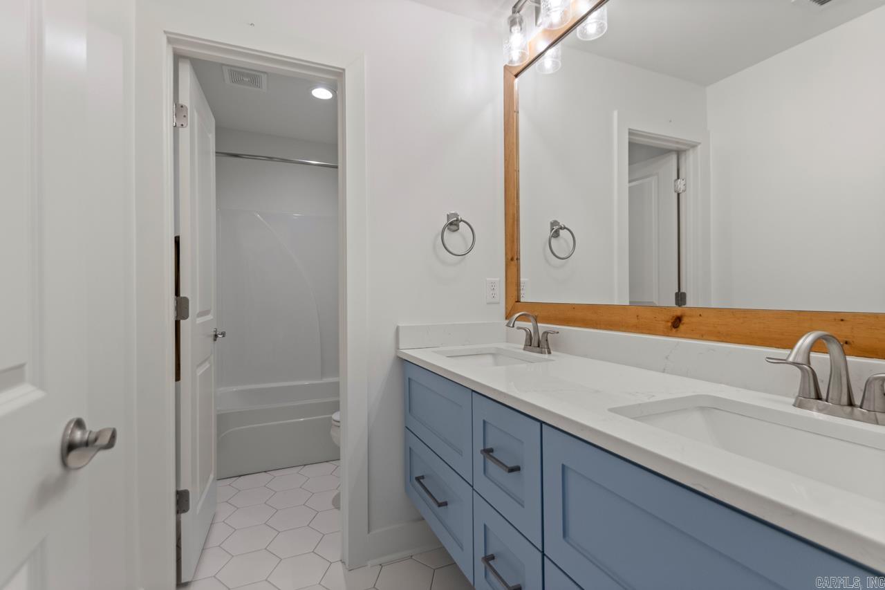 THE POINTE HURRICANE ESTATES - Residential