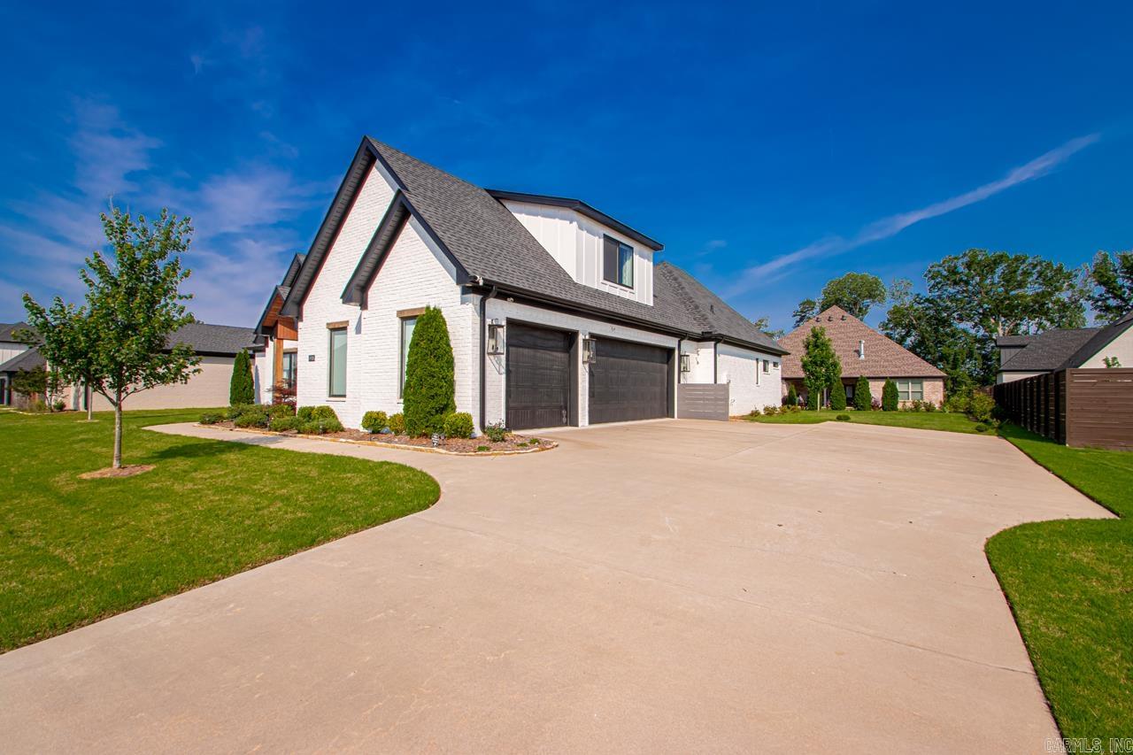 THE POINTE HURRICANE ESTATES - Residential