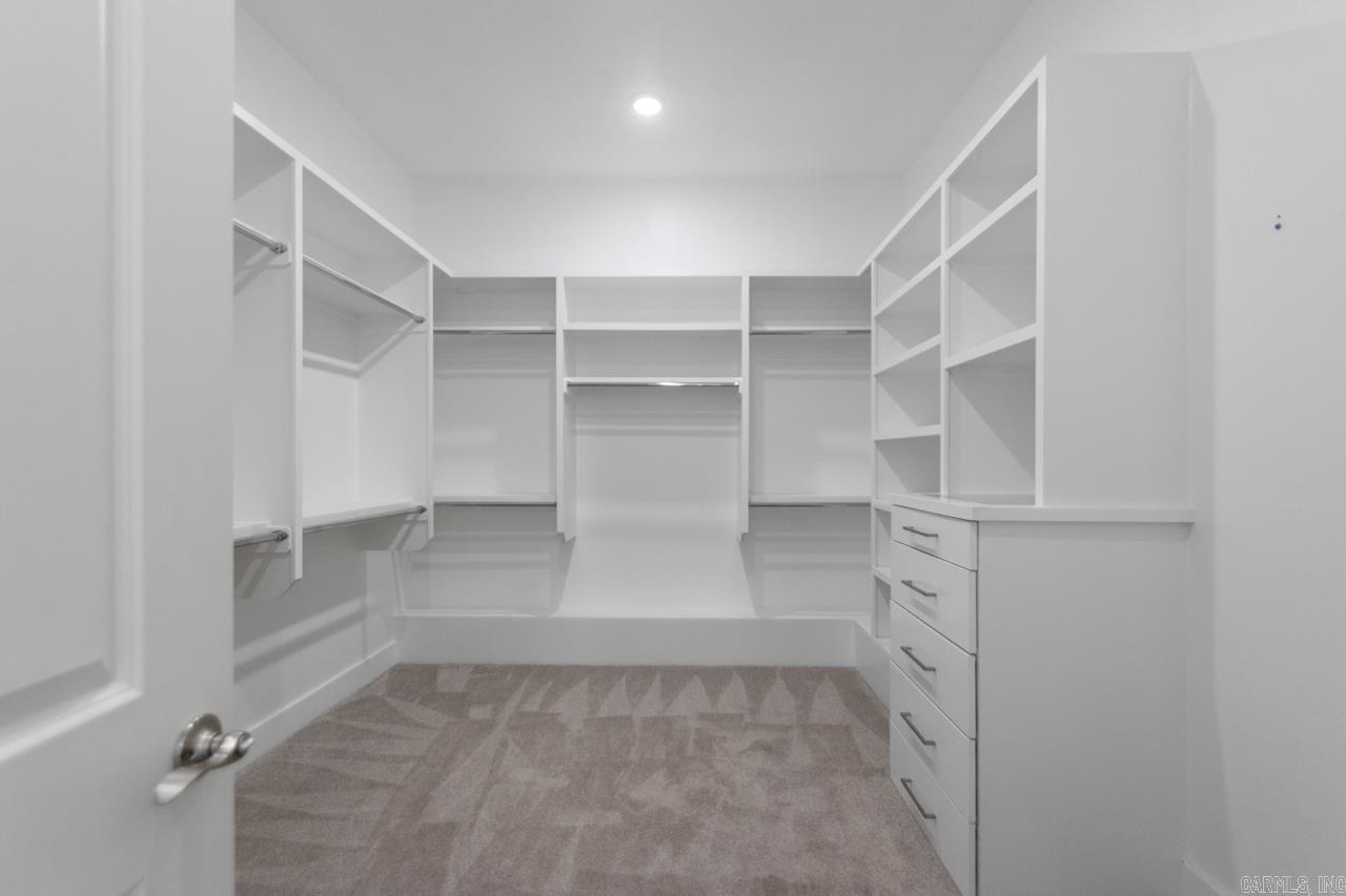 THE POINTE HURRICANE ESTATES - Residential