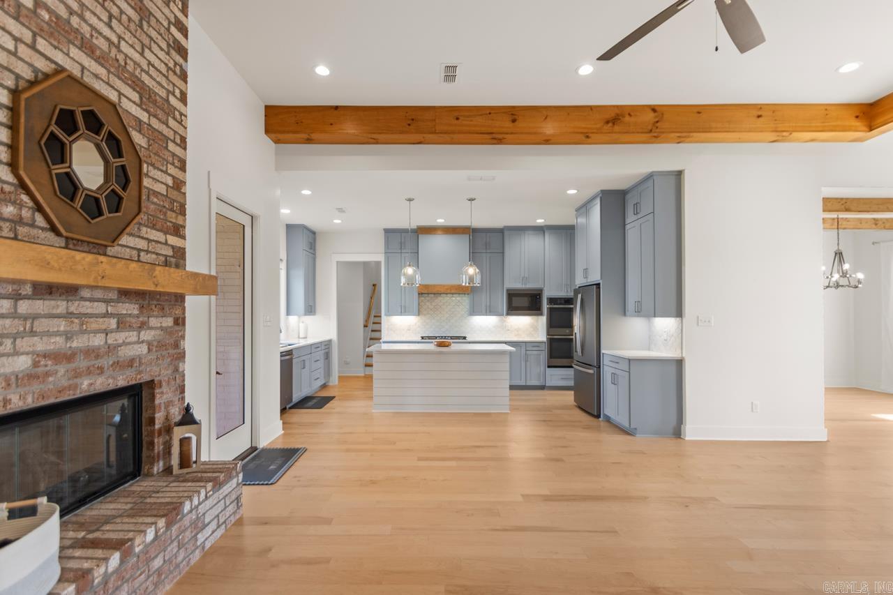 THE POINTE HURRICANE ESTATES - Residential