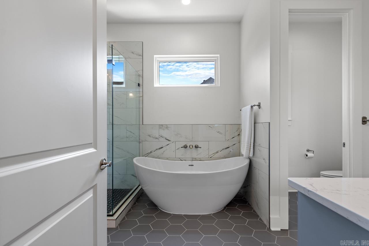 THE POINTE HURRICANE ESTATES - Residential