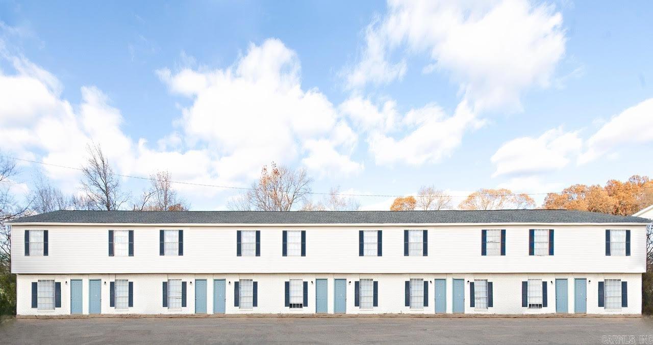 Cute 2BD townhouse located in Sherwood with convenient interstate access. Close to shopping, dining and much more! The lease for this property is for 18 months with a 3% increase afer the first year and income has to be 3x the amount of rent. NO SECTION 8.
