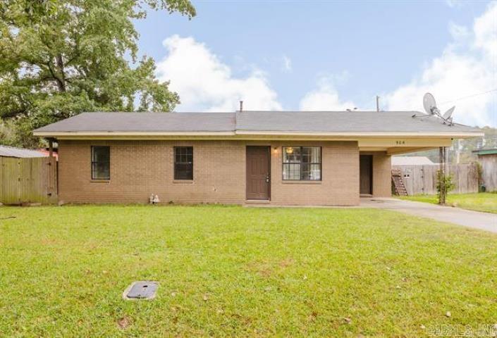 An incredible opportunity for a first-time homebuyer or an investor. This 3 bedroom, 2 bathroom home is full of historic charm and offers abundant natural light throughout. The spacious primary bedroom provides a comfortable retreat.  While the home does need some TLC, it presents a fantastic chance to add value and customize it to your vision. Whether you’re looking to invest or create your first home, don’t miss the potential this property has to offer.
