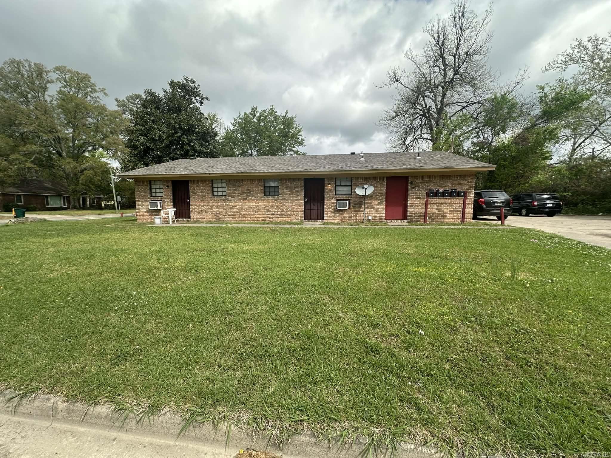 Investment Opportunity! Well-maintained 5-unit efficiency apartment complex offering immediate income potential. All five units are currently leased with strong rental history, generating approximately $2,000 per month in rental income. A new roof was installed in 2025, providing added value and reducing future capital expenses. Property features low-maintenance efficiency units, making it an attractive addition to any investment portfolio. Conveniently located with easy access to shopping, dining, and major thoroughfares. Whether you're looking to expand your rental portfolio or purchase your first multifamily investment, this property offers steady cash flow and long-term upside. Financial information is available to qualified buyers. Don't miss this opportunity to own an income-producing property in Pine Bluff!  AGENTS SEE REMARKS