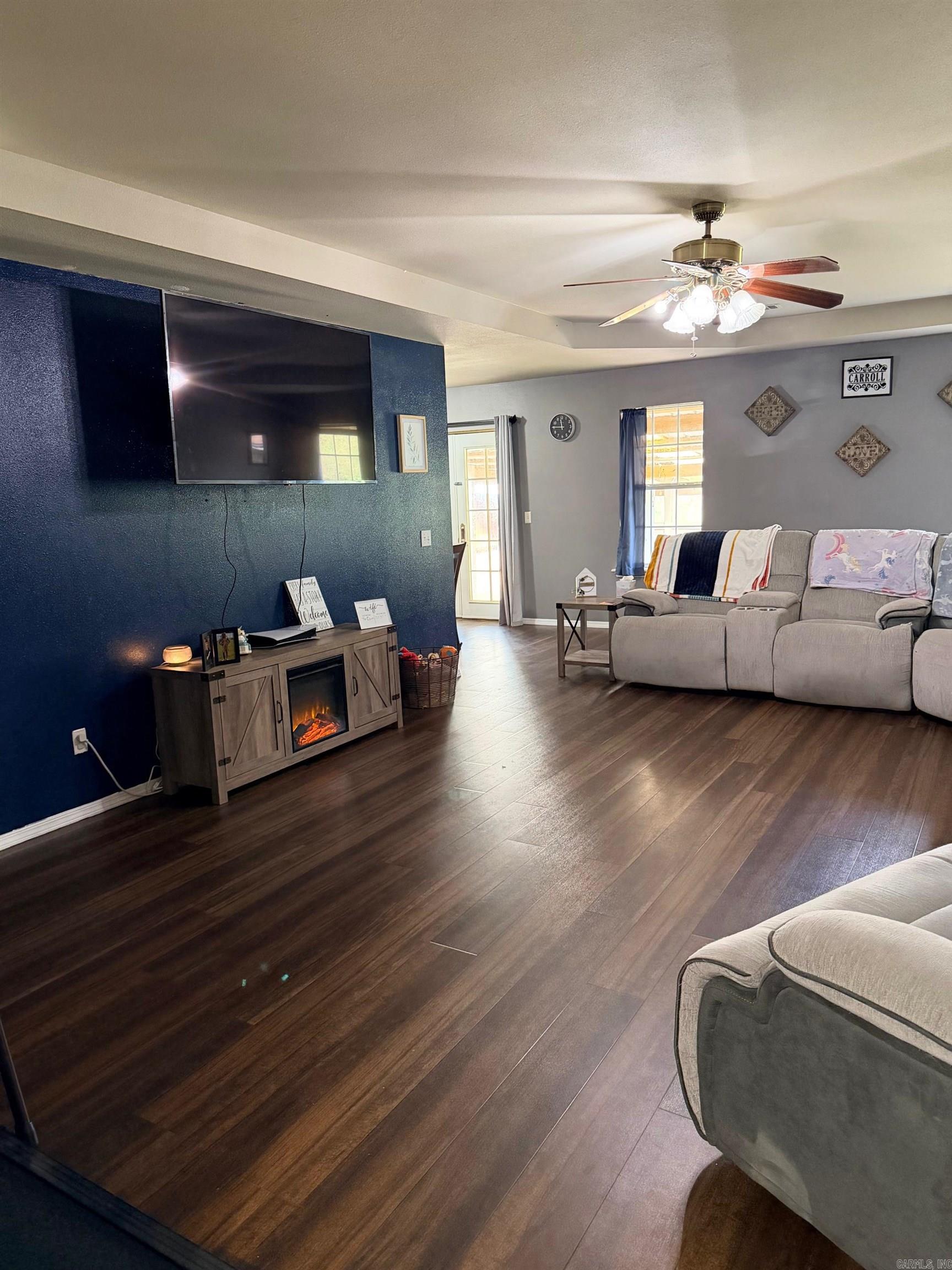 COUNTRY WOODS ESTATES - Residential