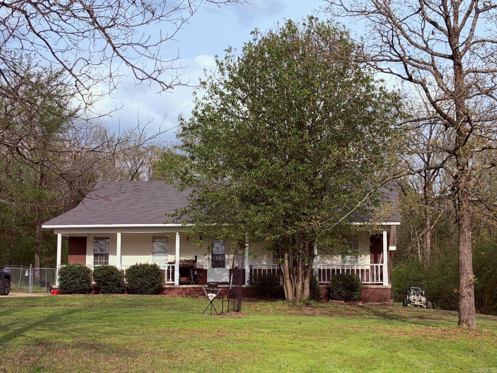COUNTRY WOODS ESTATES - Residential