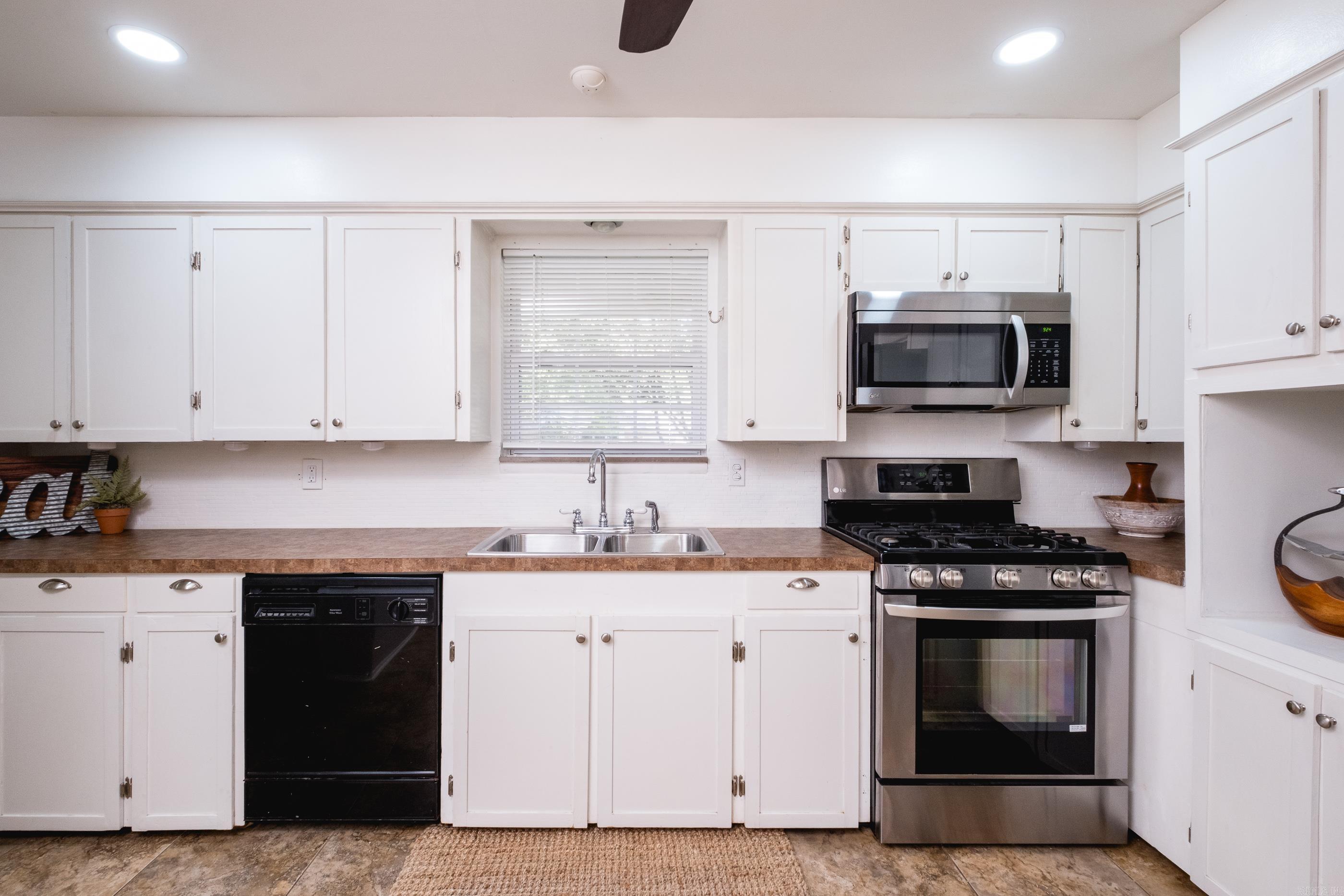 HALL PLAZA - Residential