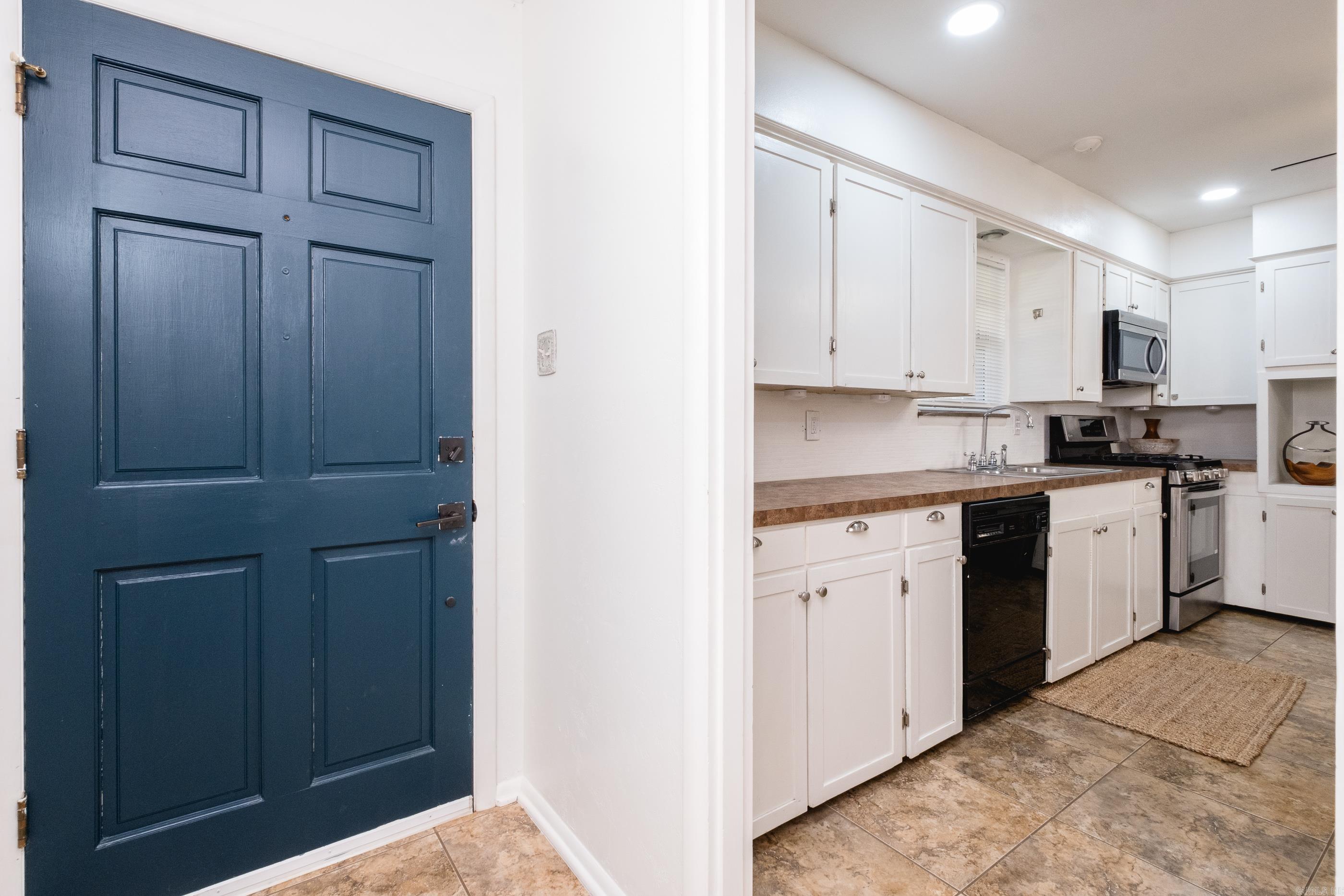 HALL PLAZA - Residential